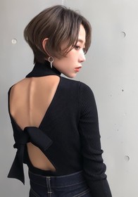 後頭部の丸みが出るショートボブ|lot