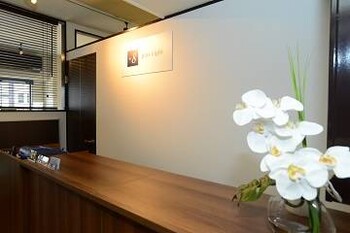 メンズ眉毛サロン+8プラスエイト【男性専用】 | 銀座のヘアサロン メンズ眉毛サロン+8プラスエイト【男性専用】 | 銀座のヘアサロン